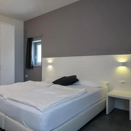Borgo San Nazzaro 2*