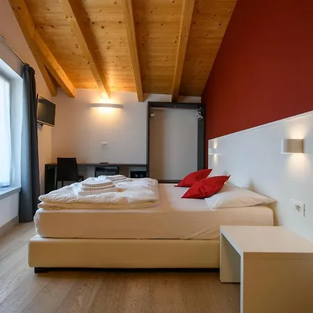Borgo San Nazzaro 아파트호텔 2*